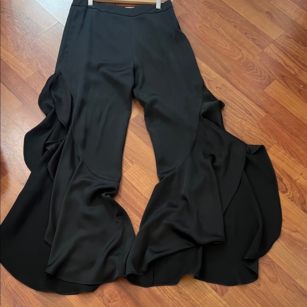 DO+BE Black Flare Ruffle Pants